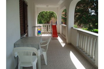 Сімейний пансіонат Malinska 4